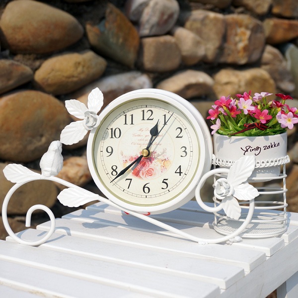 đồng hồ để bàn cổ điển